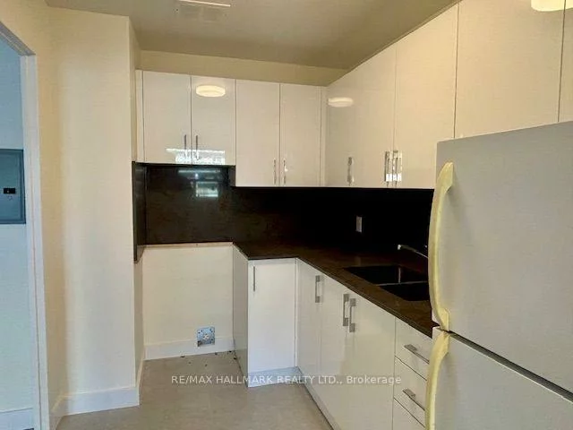 515, North Service, Cooksville, Mississauga