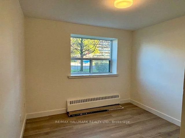 515, North Service, Cooksville, Mississauga