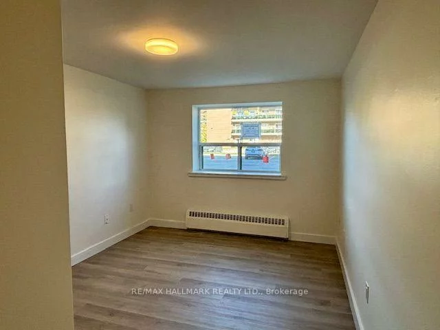 515, North Service, Cooksville, Mississauga