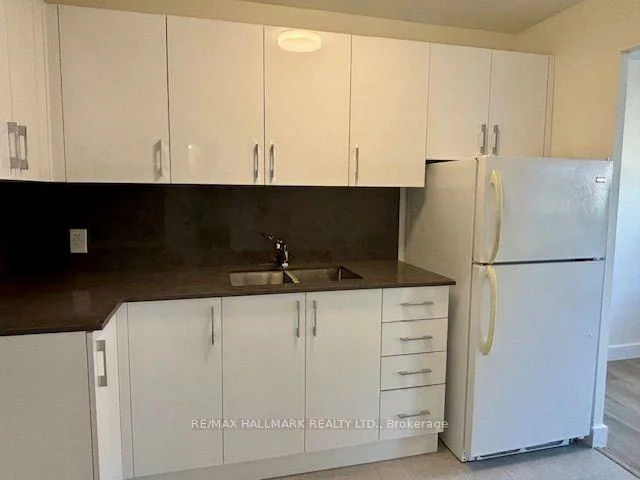 515, North Service, Cooksville, Mississauga