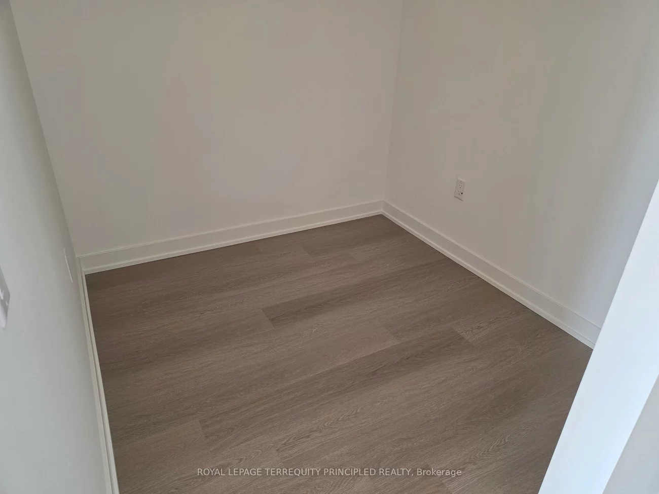 448, Burnhamthorpe, City Centre, Mississauga
