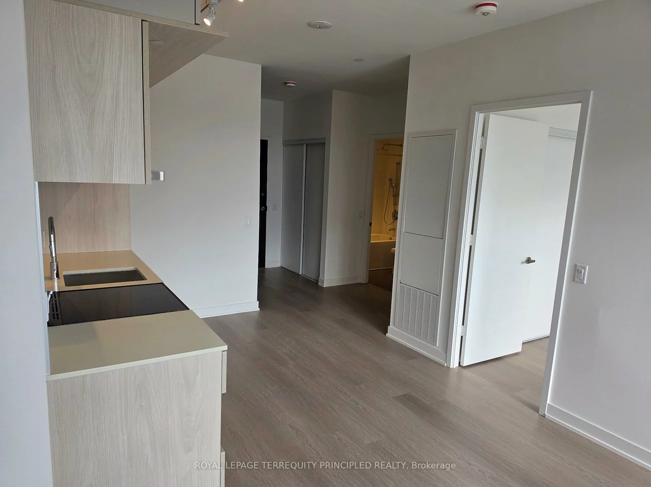 448, Burnhamthorpe, City Centre, Mississauga