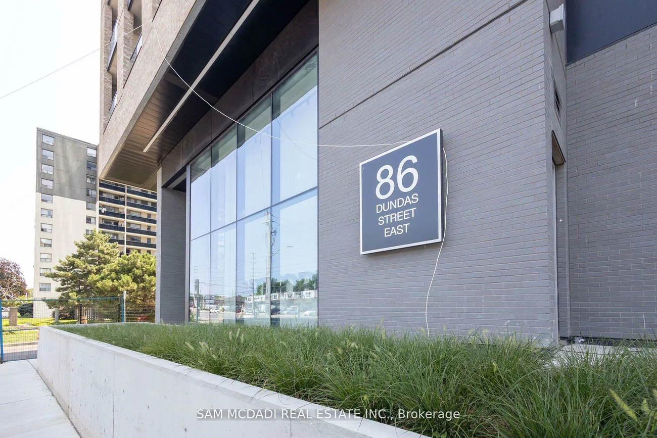 86, Dundas, Cooksville, Mississauga
