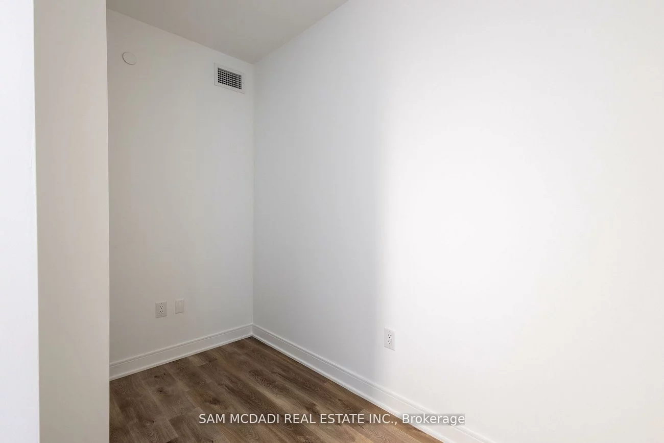 86, Dundas, Cooksville, Mississauga