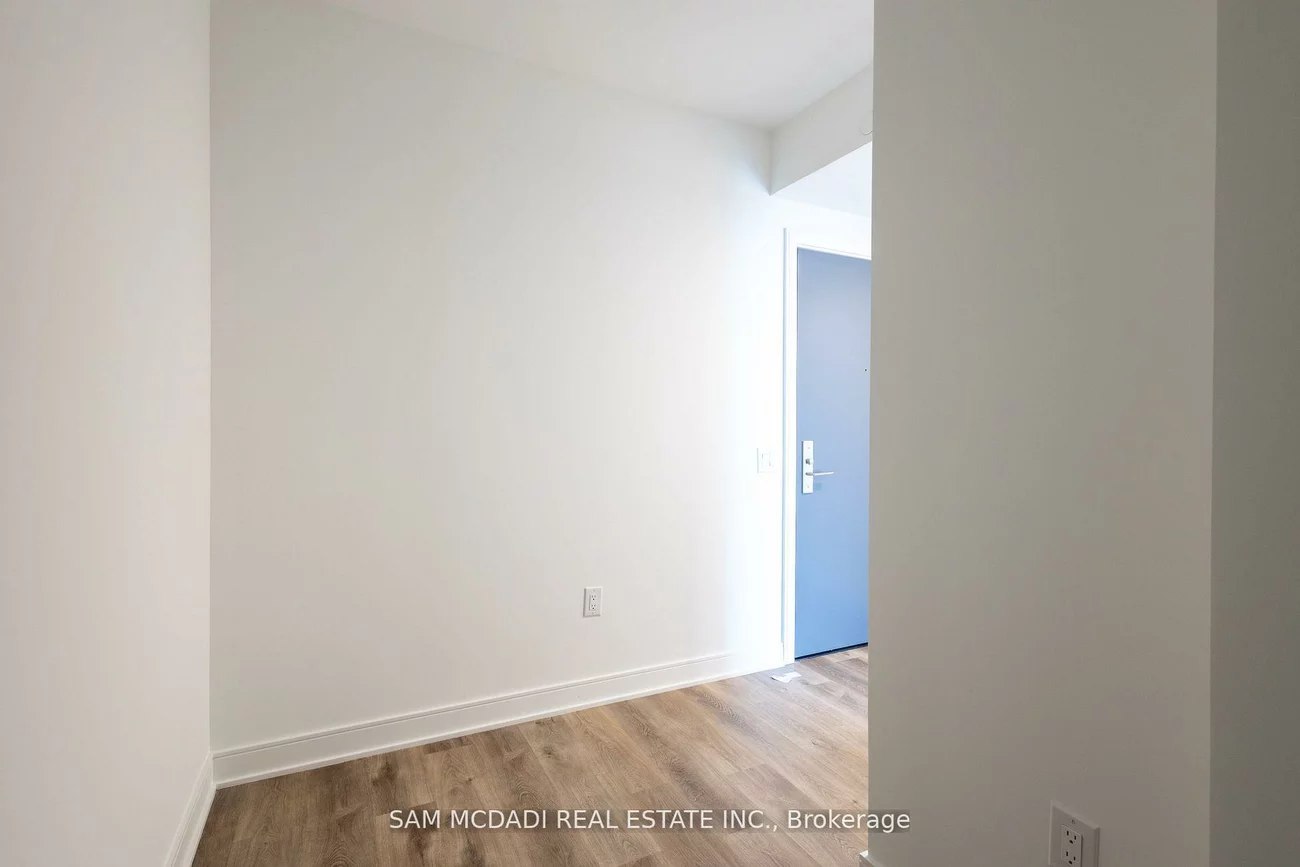 86, Dundas, Cooksville, Mississauga