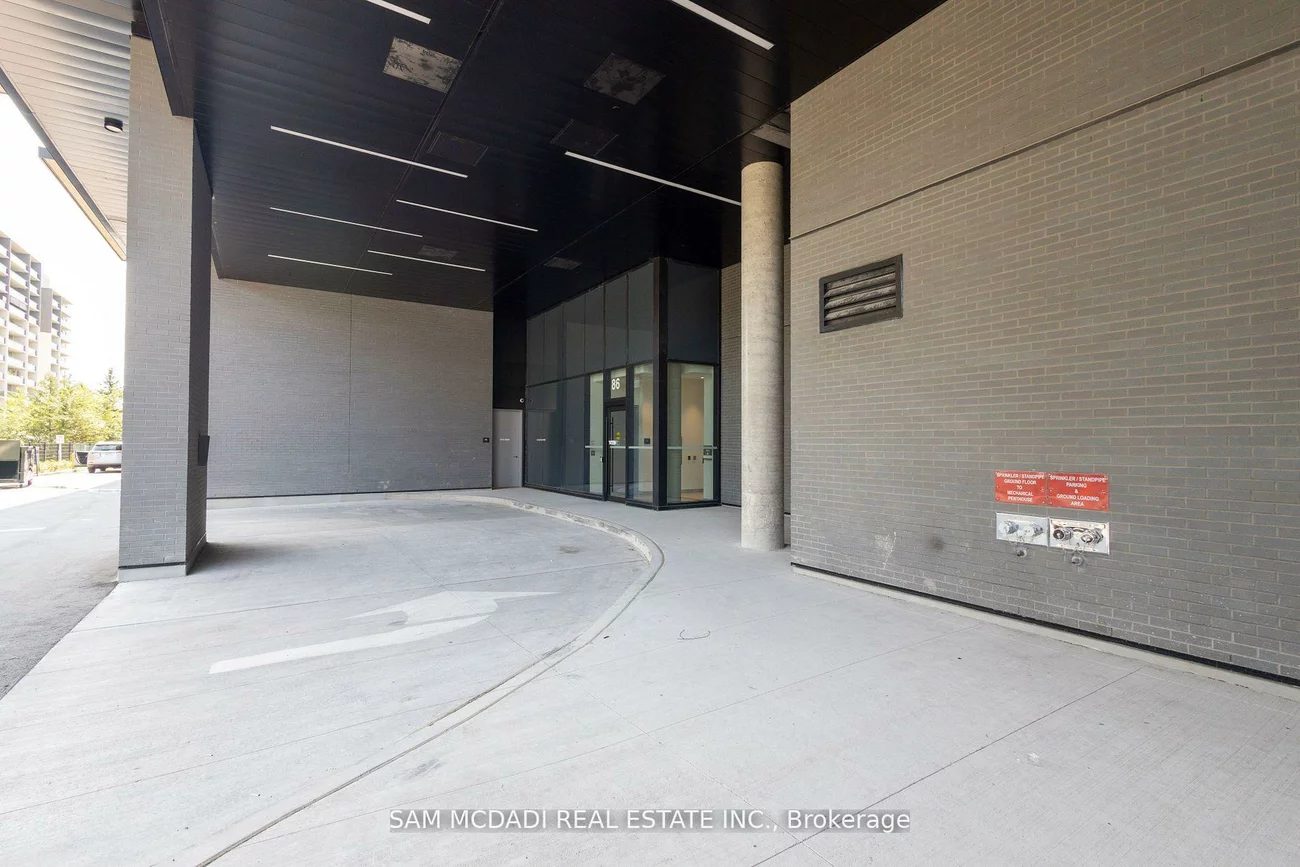 86, Dundas, Cooksville, Mississauga