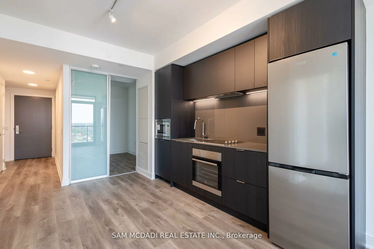 86, Dundas, Cooksville, Mississauga