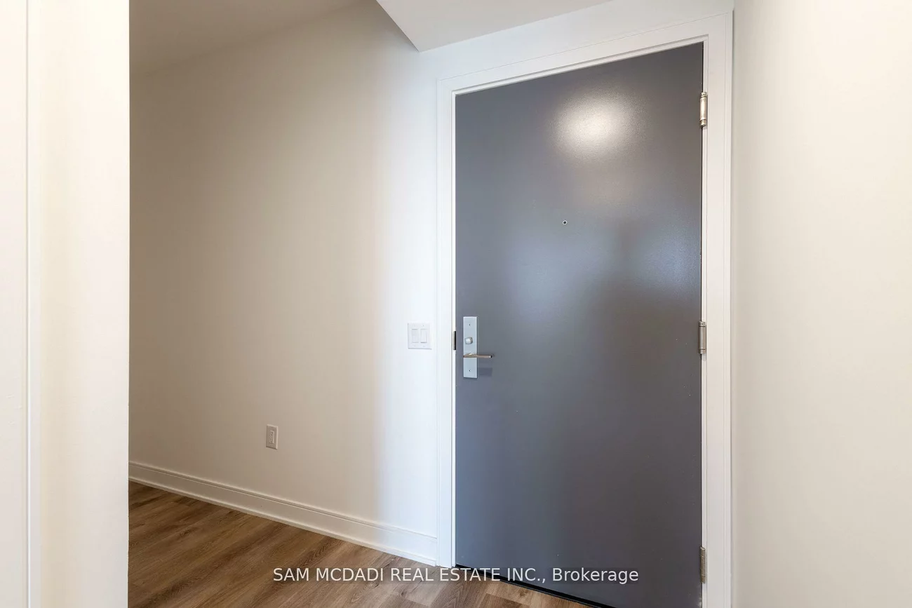 86, Dundas, Cooksville, Mississauga
