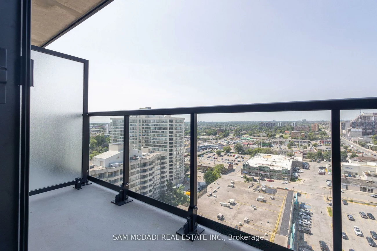 86, Dundas, Cooksville, Mississauga