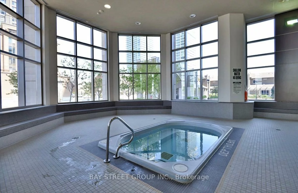 388, Prince Of Wales, City Centre, Mississauga