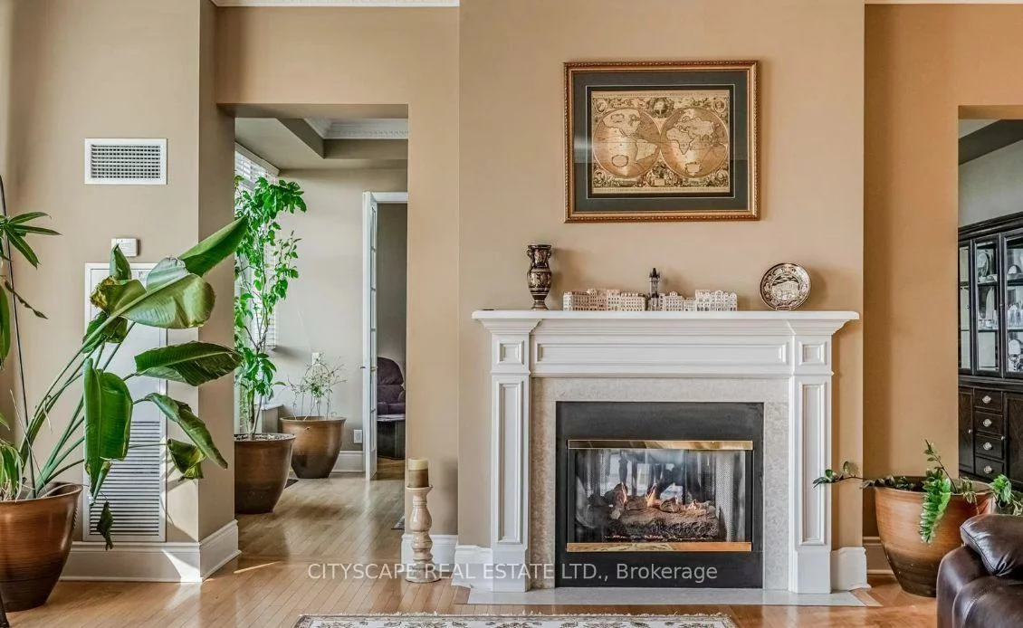 25, Kingsbridge Garden, Hurontario, Mississauga