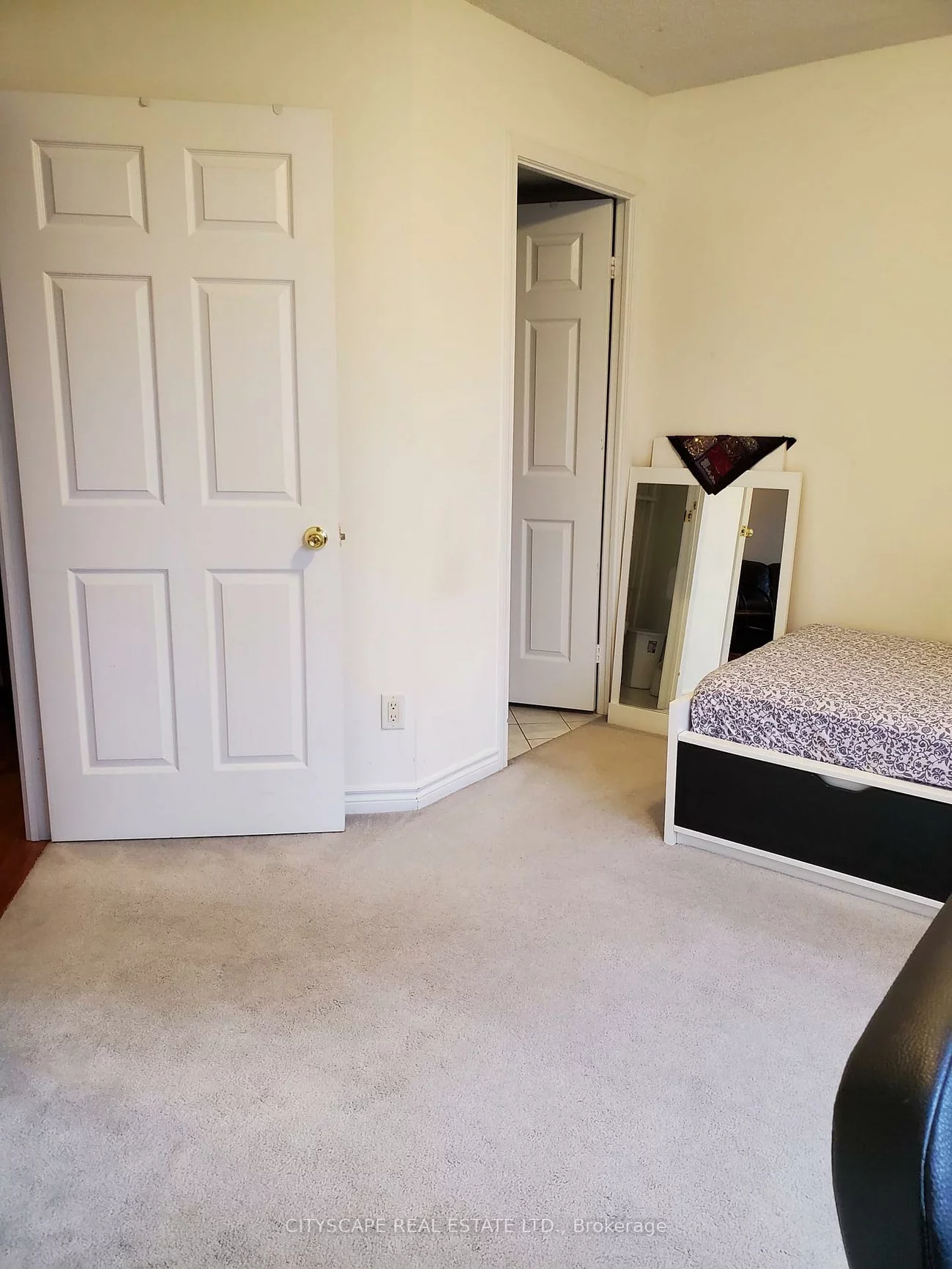 25, Kingsbridge Garden, Hurontario, Mississauga