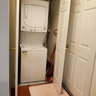 25, Kingsbridge Garden, Hurontario, Mississauga