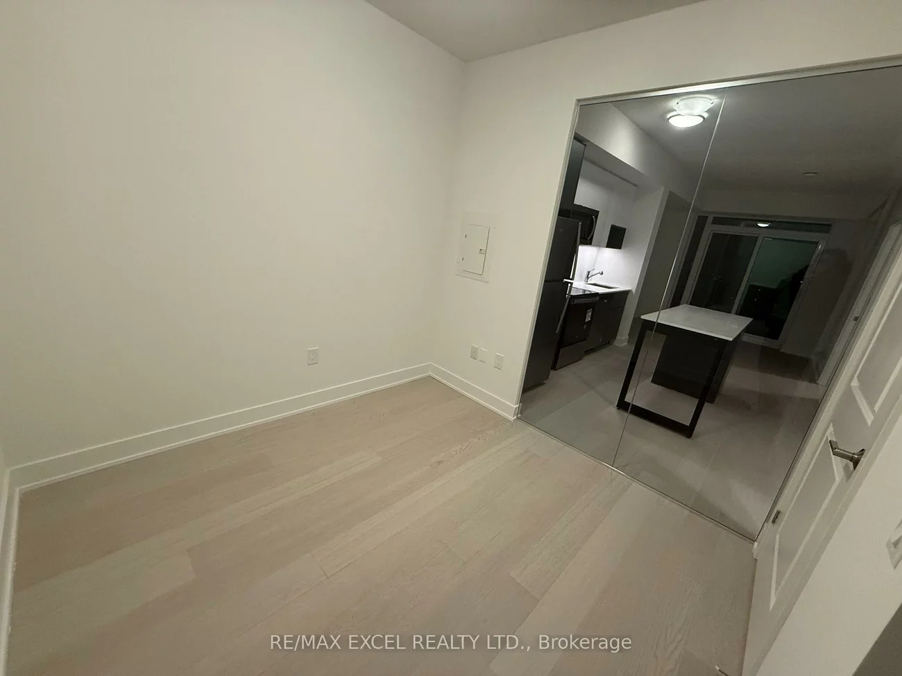 204, Burnhamthorpe, Mississauga Valleys, Mississauga
