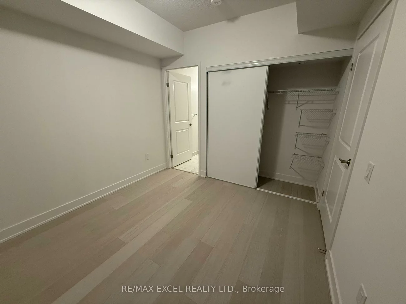 204, Burnhamthorpe, Mississauga Valleys, Mississauga