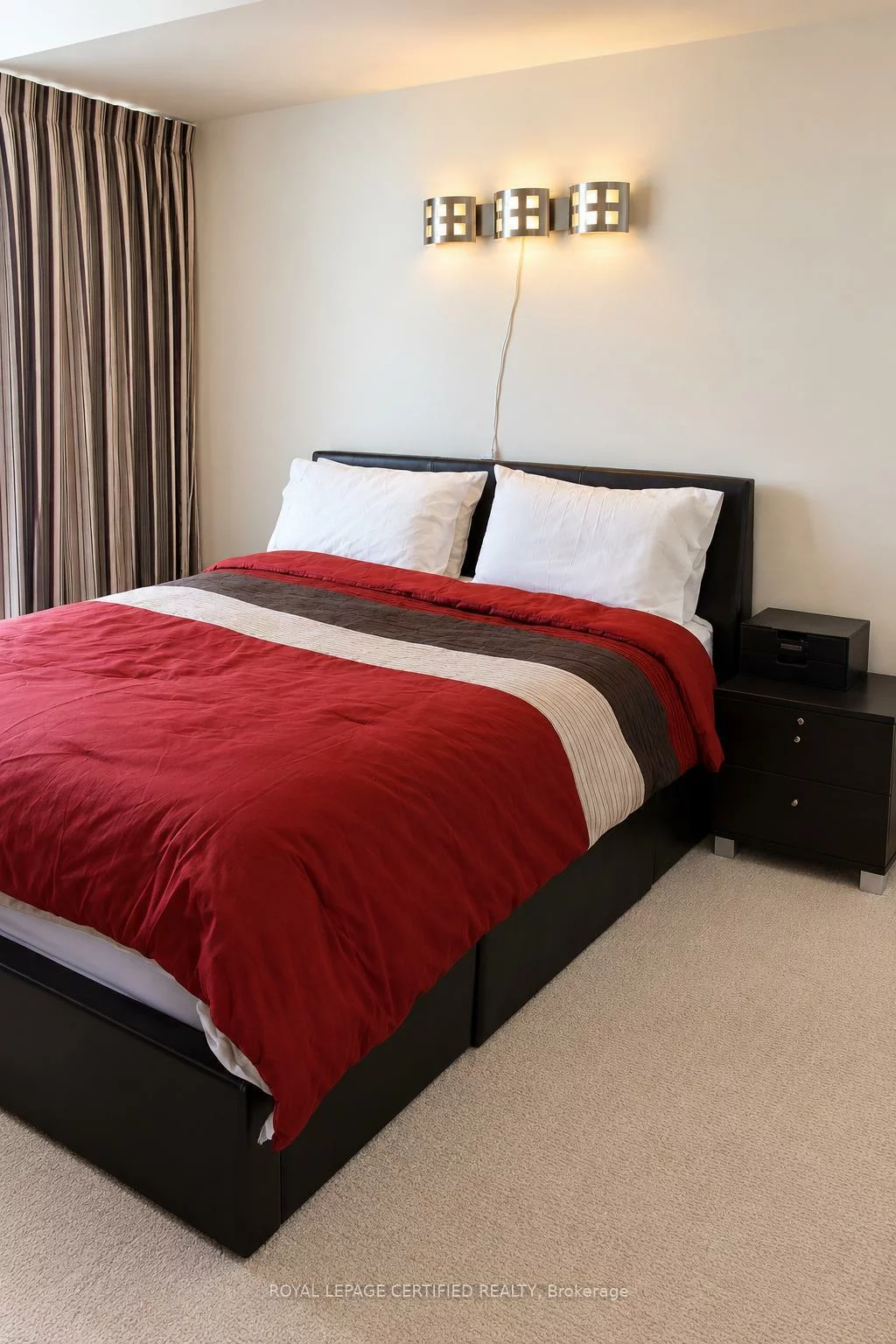 225, Webb, City Centre, Mississauga