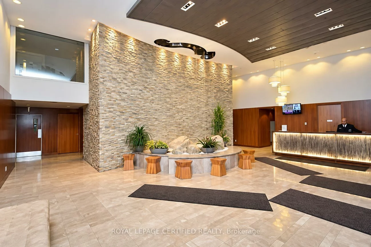 225, Webb, City Centre, Mississauga