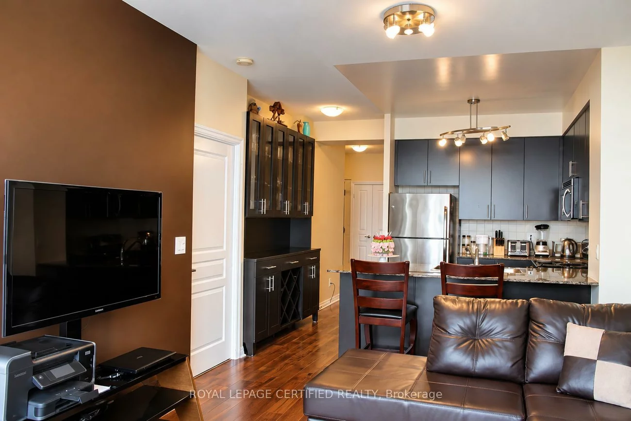 225, Webb, City Centre, Mississauga