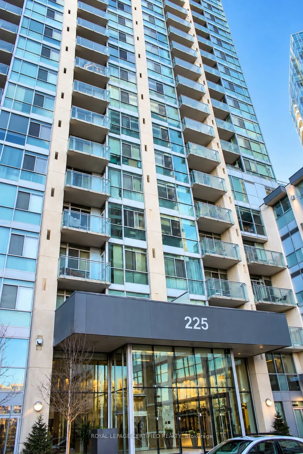 225, Webb, City Centre, Mississauga