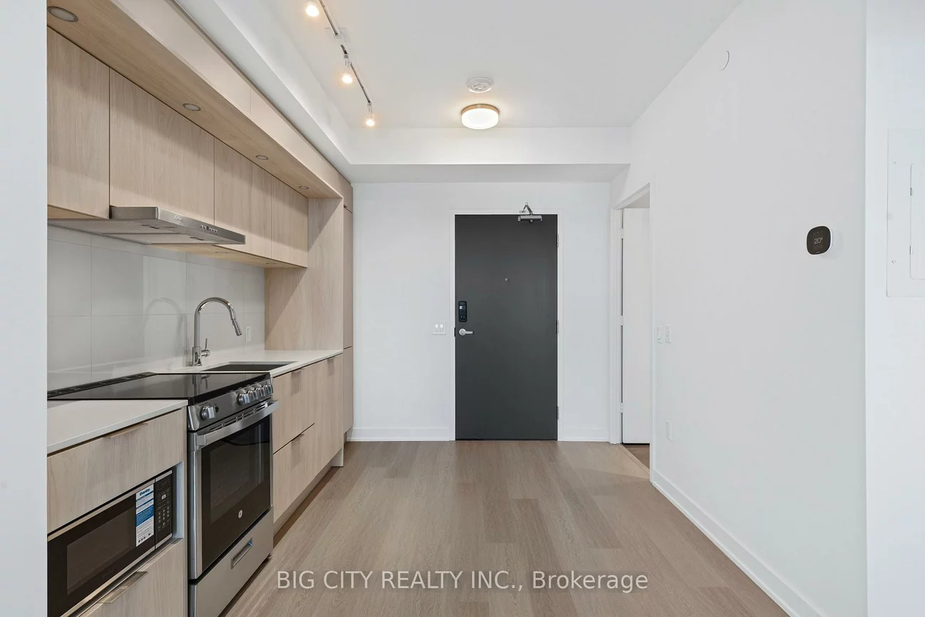 448, Burnhamthrope, City Centre, Mississauga