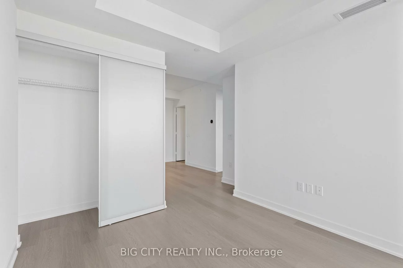 448, Burnhamthrope, City Centre, Mississauga