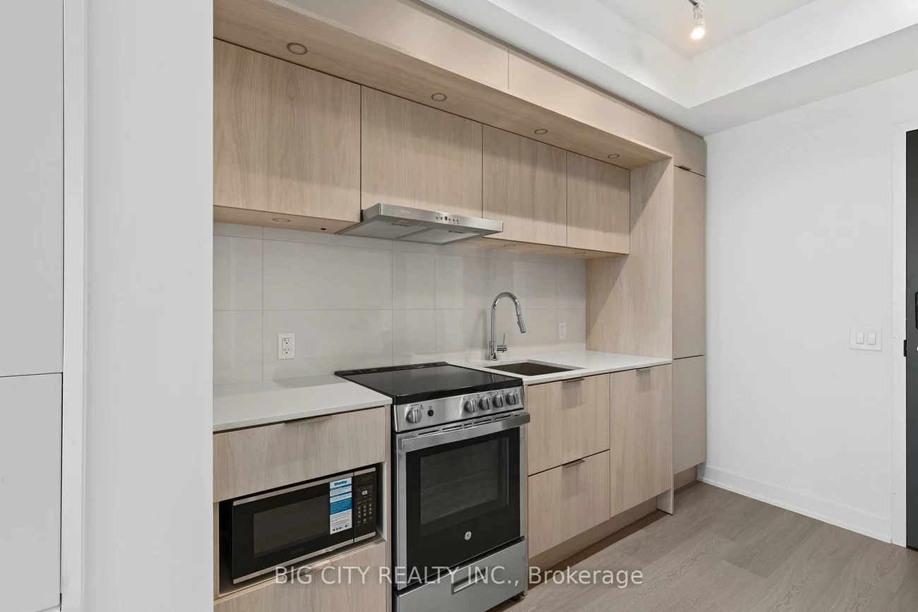 448, Burnhamthrope, City Centre, Mississauga