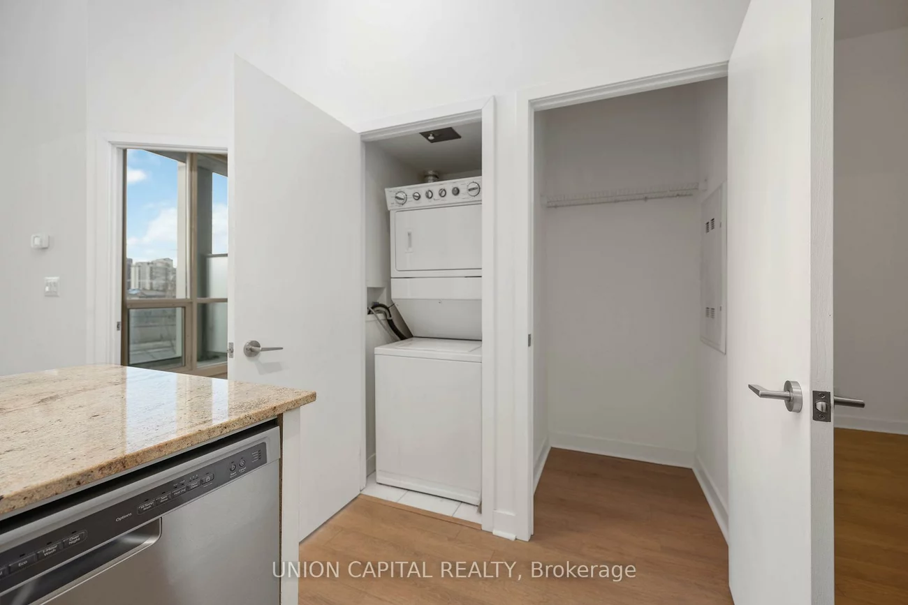 3985, Grand Park, City Centre, Mississauga