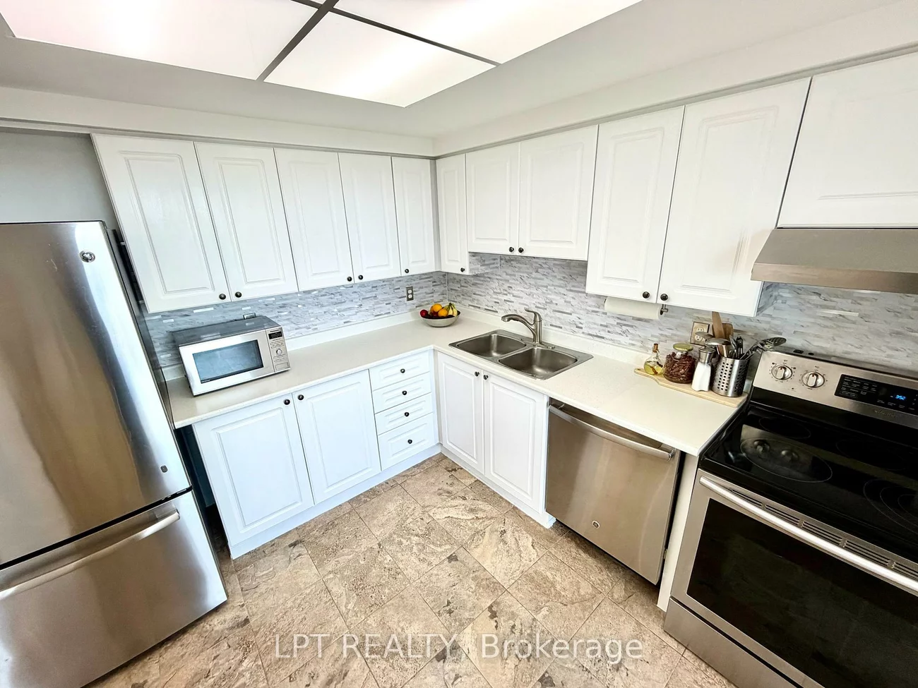 135, Hillcrest, Cooksville, Mississauga