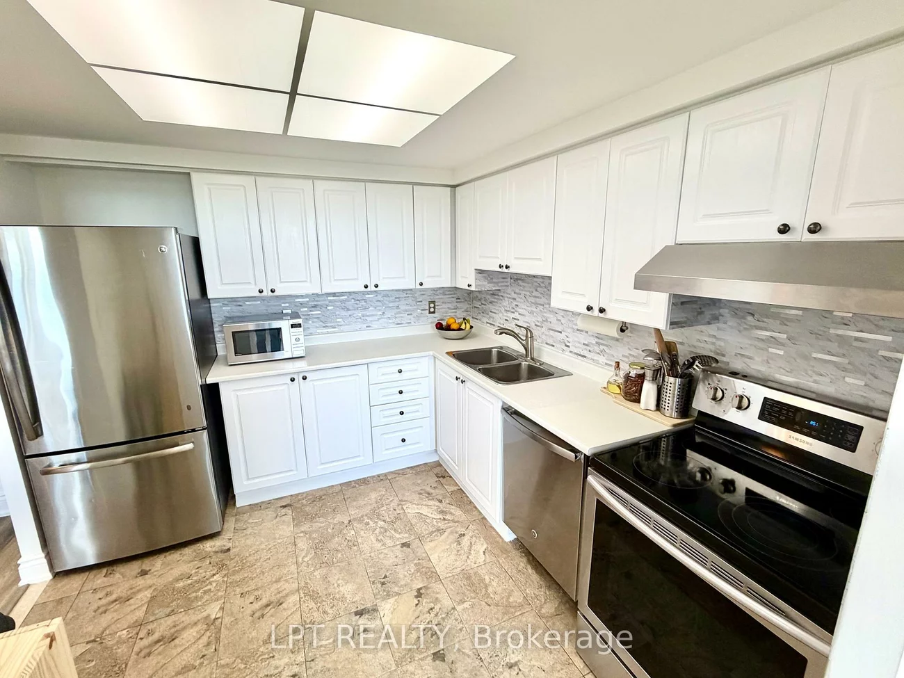 135, Hillcrest, Cooksville, Mississauga