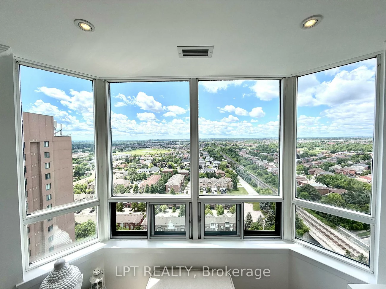 135, Hillcrest, Cooksville, Mississauga
