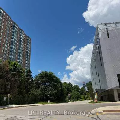 135, Hillcrest, Cooksville, Mississauga