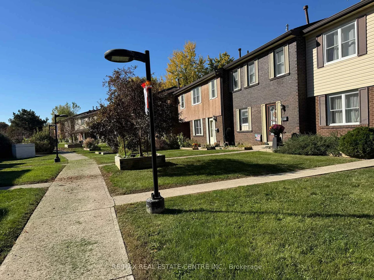 2825, Gananoque, Meadowvale, Mississauga