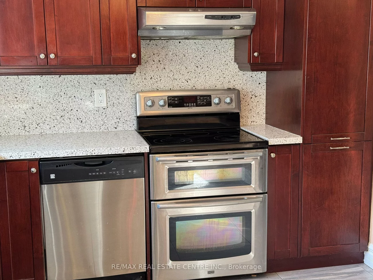 2825, Gananoque, Meadowvale, Mississauga