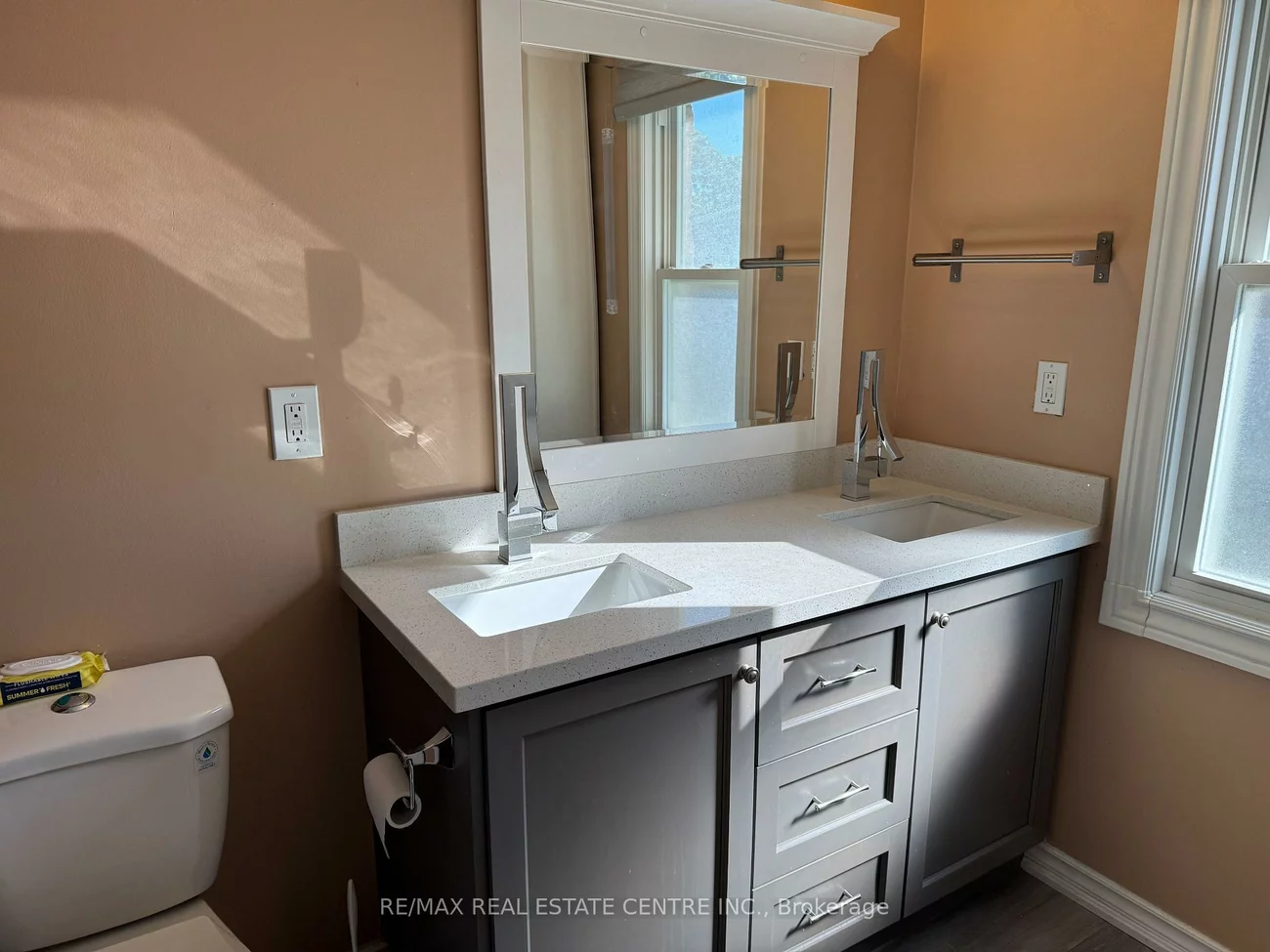 2825, Gananoque, Meadowvale, Mississauga