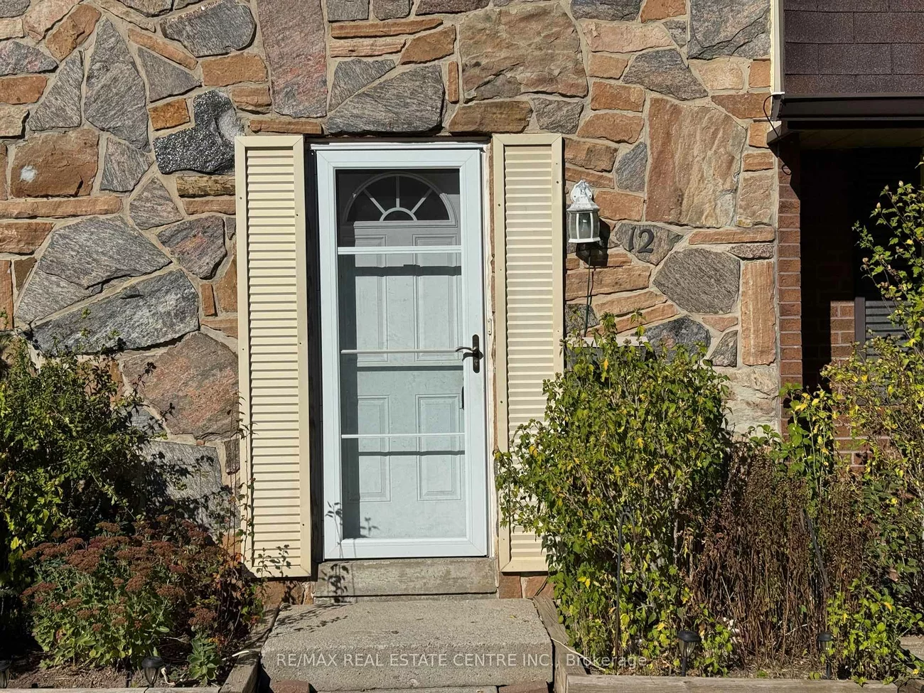 2825, Gananoque, Meadowvale, Mississauga