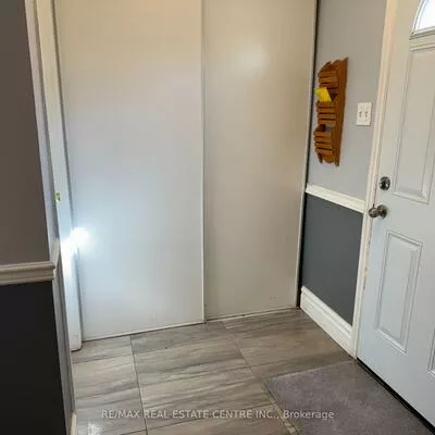2825, Gananoque, Meadowvale, Mississauga