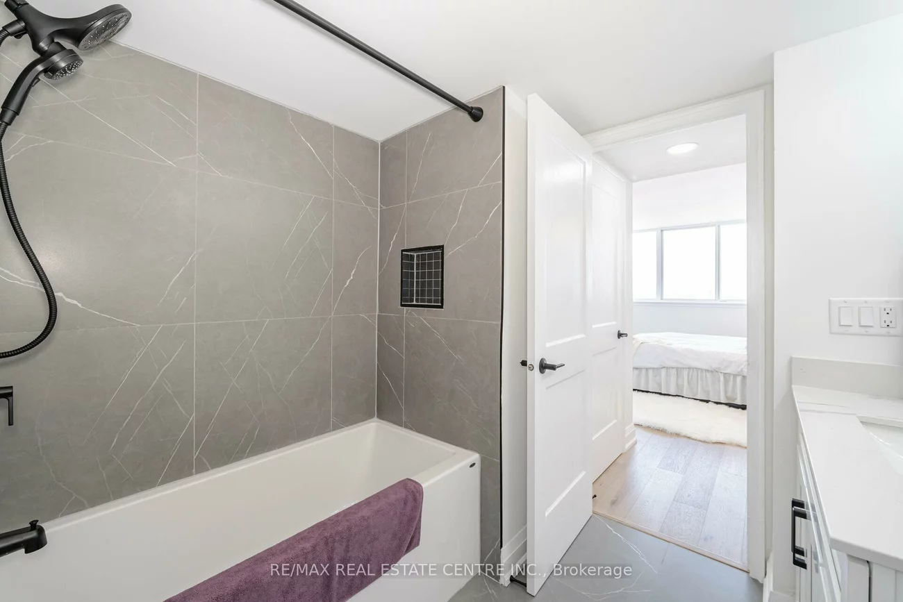1360, Rathburn, Rathwood, Mississauga
