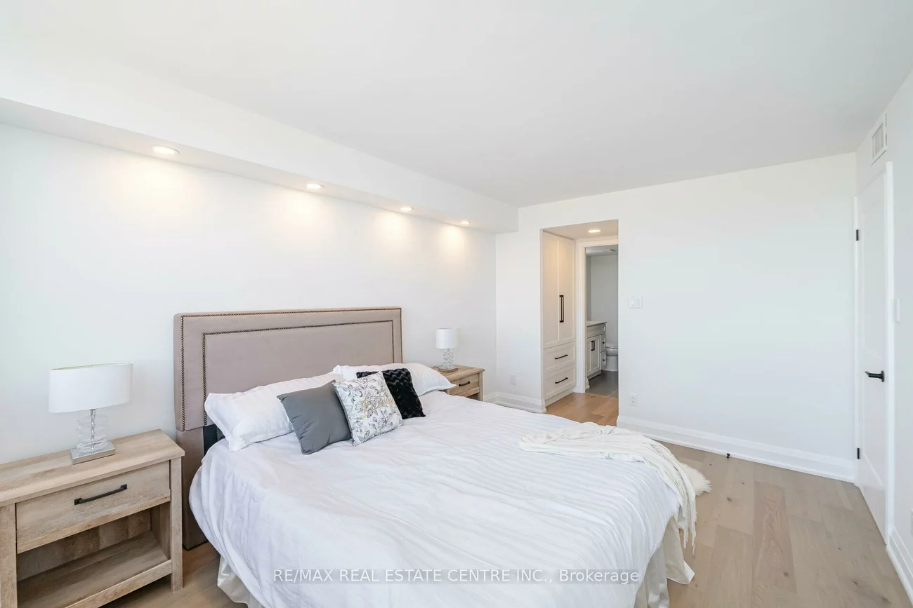 1360, Rathburn, Rathwood, Mississauga