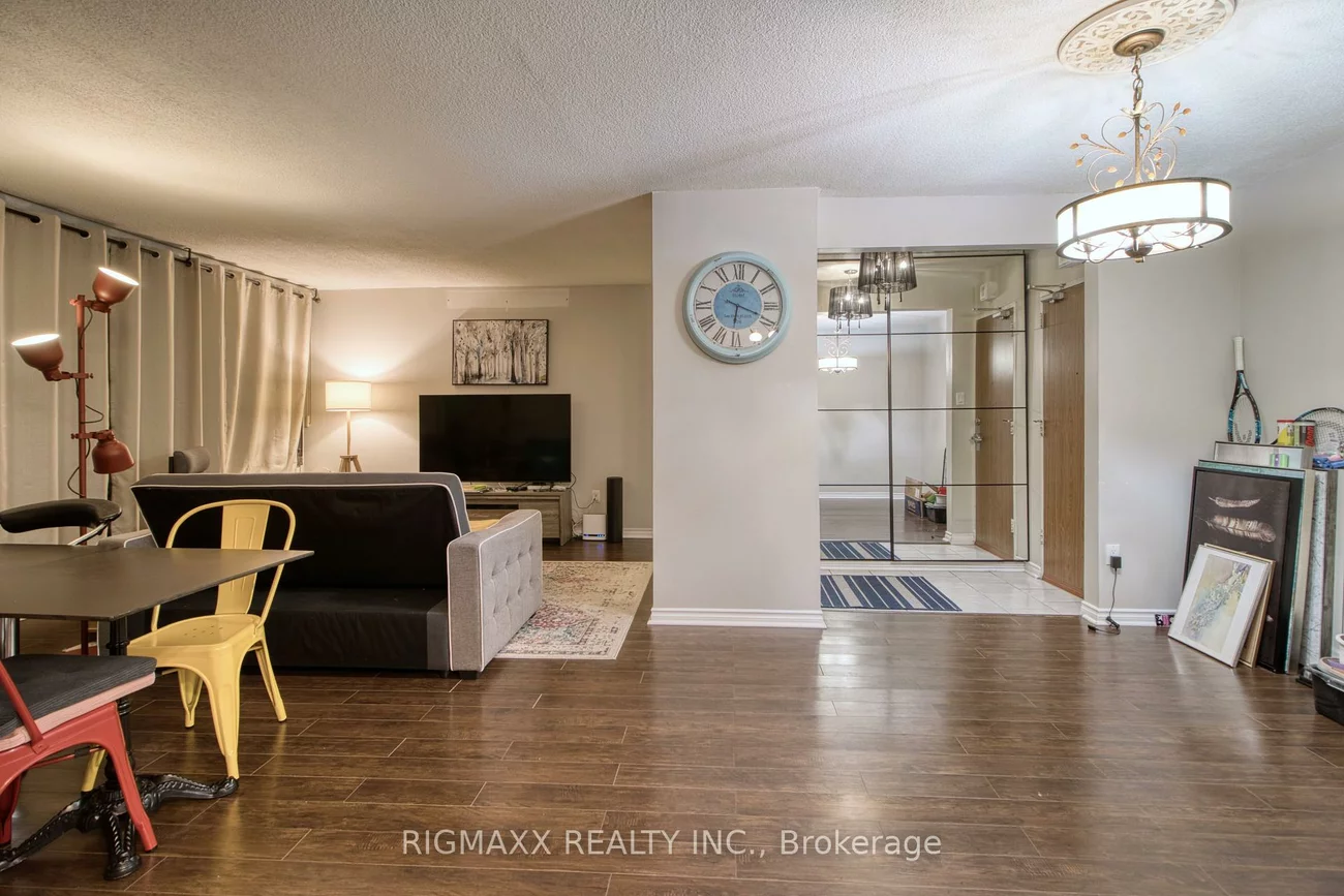 20, Mississauga Valley, Mississauga Valleys, Mississauga