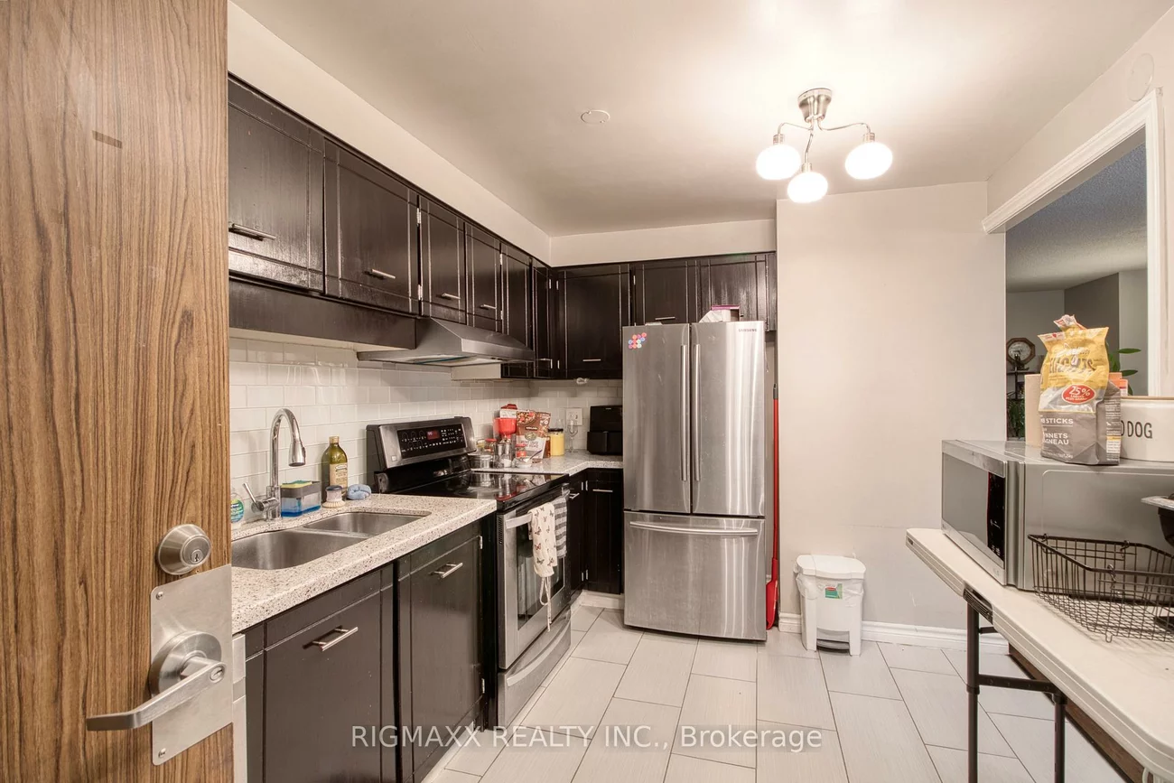 20, Mississauga Valley, Mississauga Valleys, Mississauga