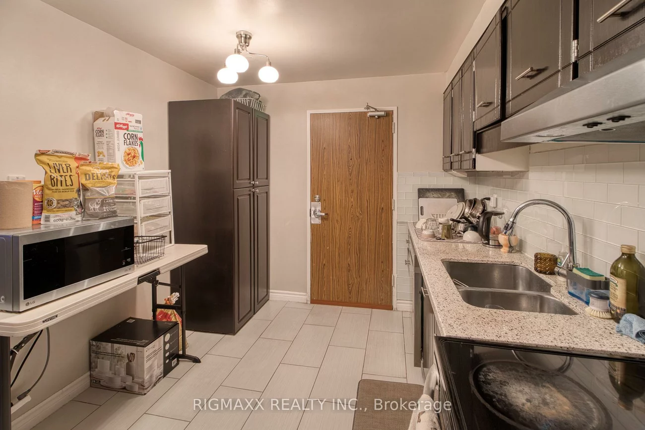 20, Mississauga Valley, Mississauga Valleys, Mississauga