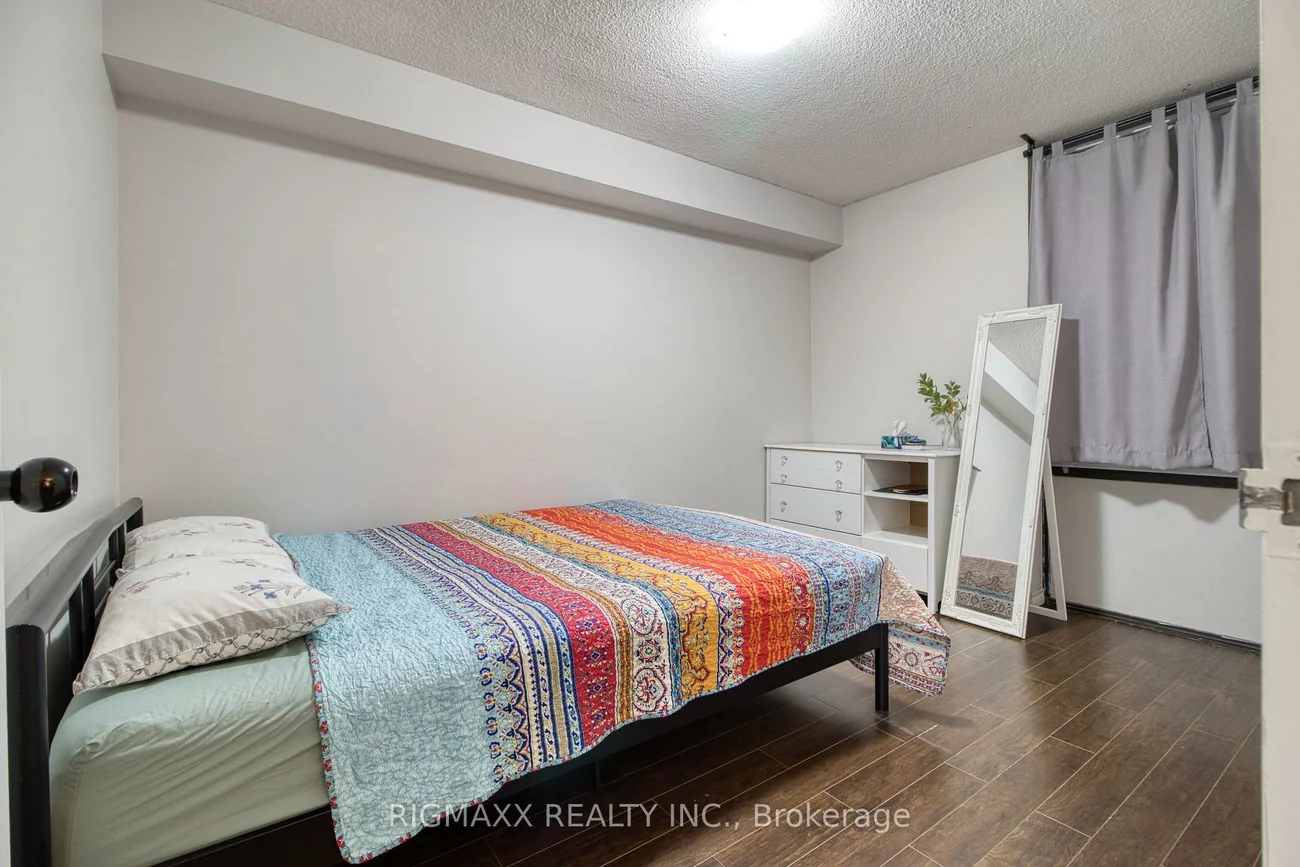 20, Mississauga Valley, Mississauga Valleys, Mississauga