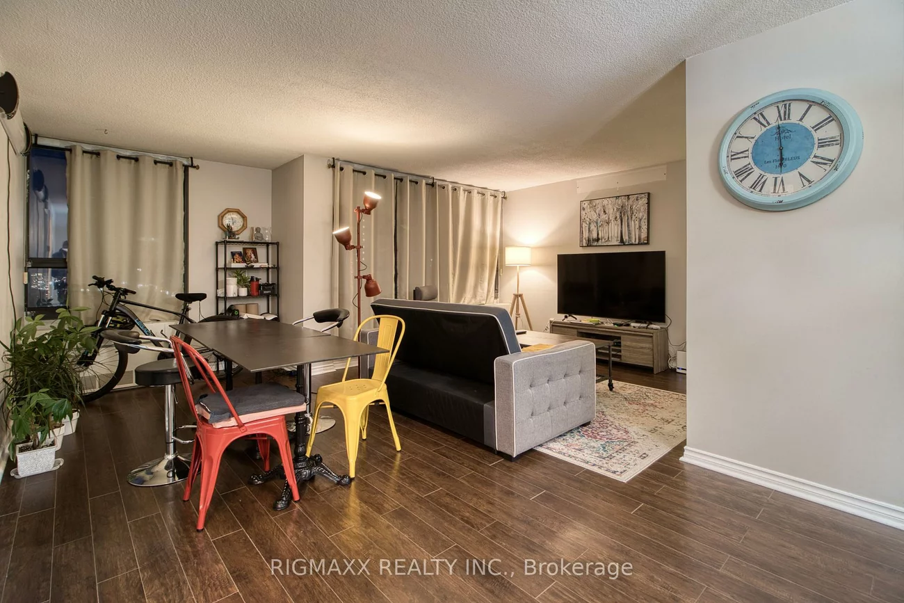 20, Mississauga Valley, Mississauga Valleys, Mississauga
