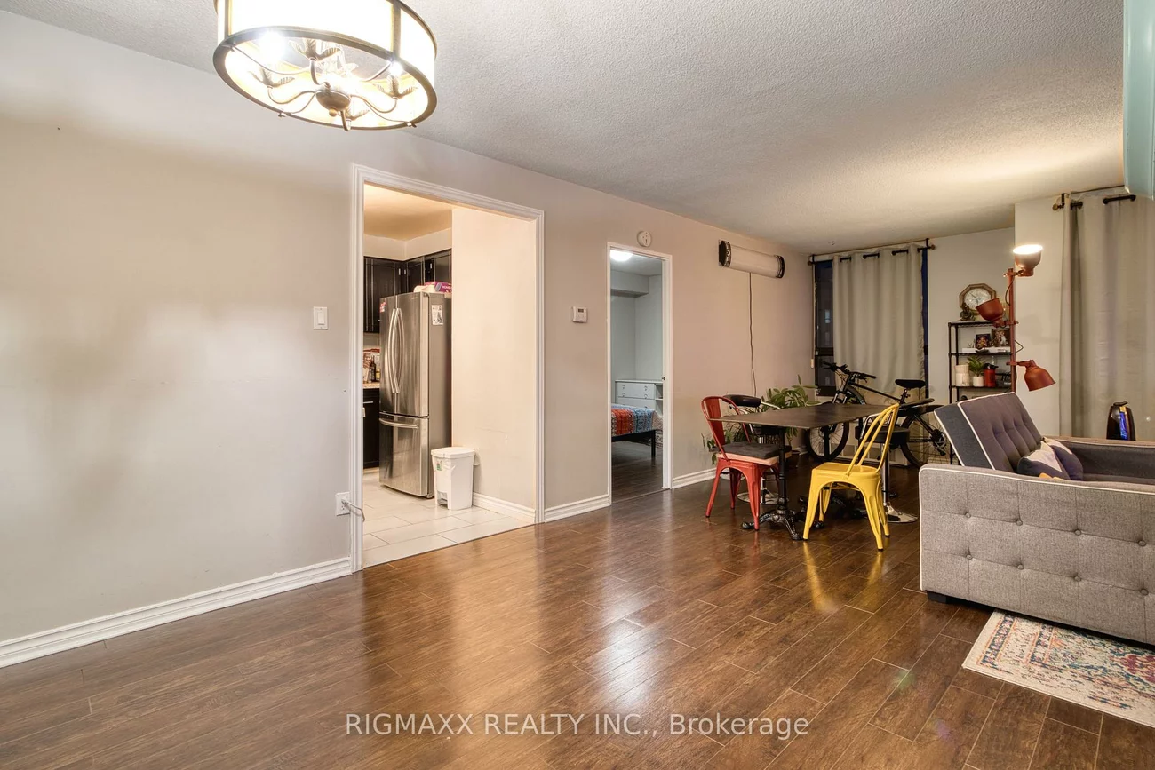 20, Mississauga Valley, Mississauga Valleys, Mississauga