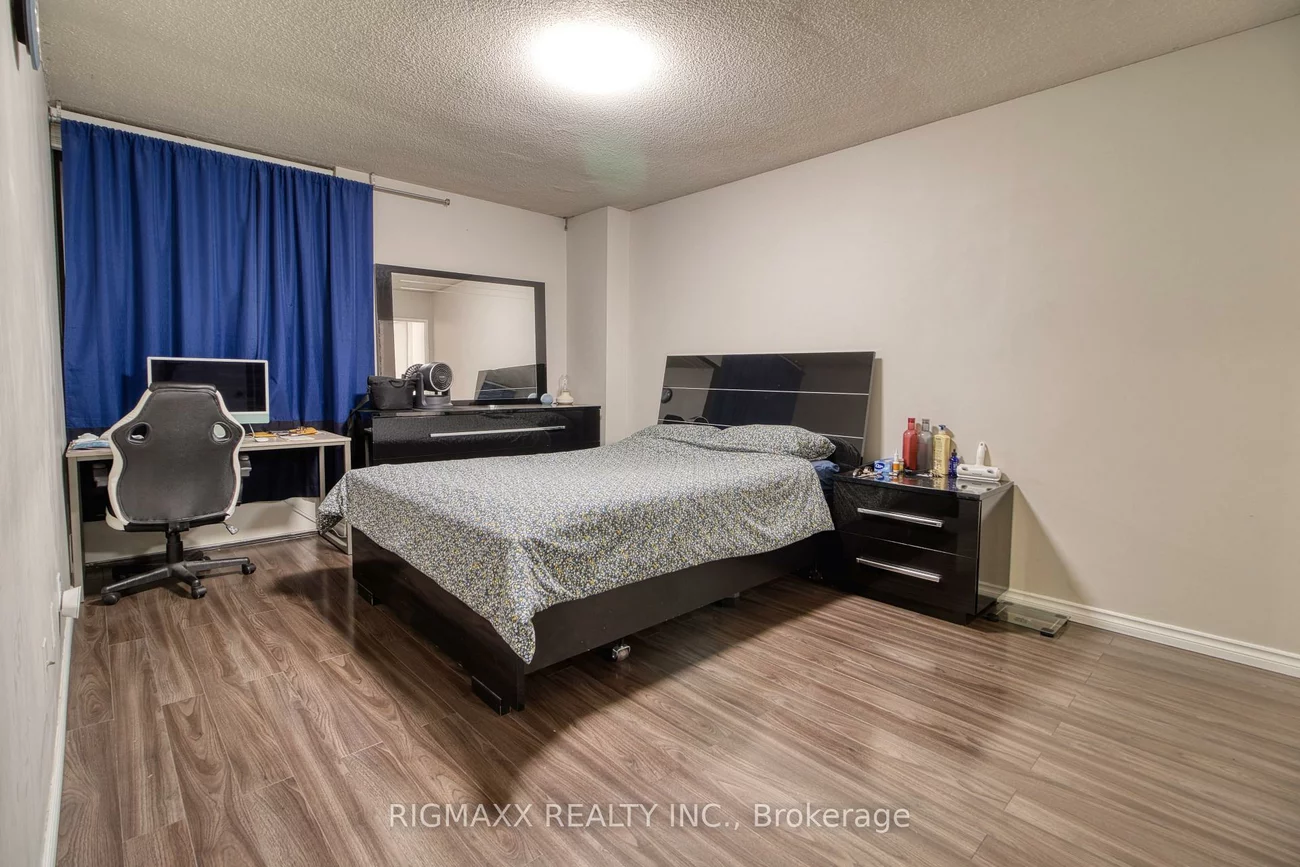 20, Mississauga Valley, Mississauga Valleys, Mississauga