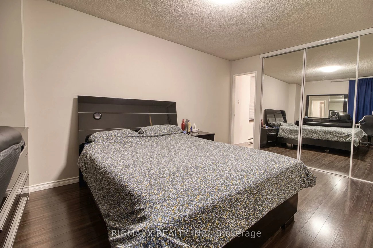 20, Mississauga Valley, Mississauga Valleys, Mississauga