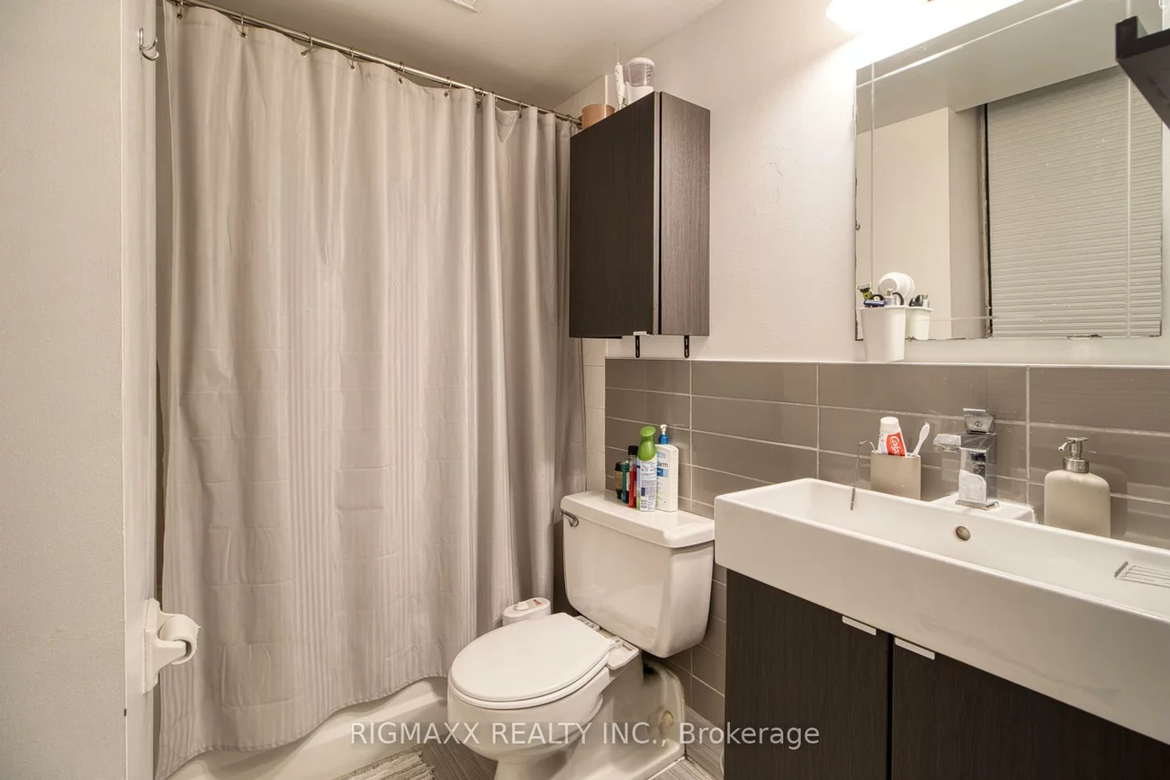 20, Mississauga Valley, Mississauga Valleys, Mississauga