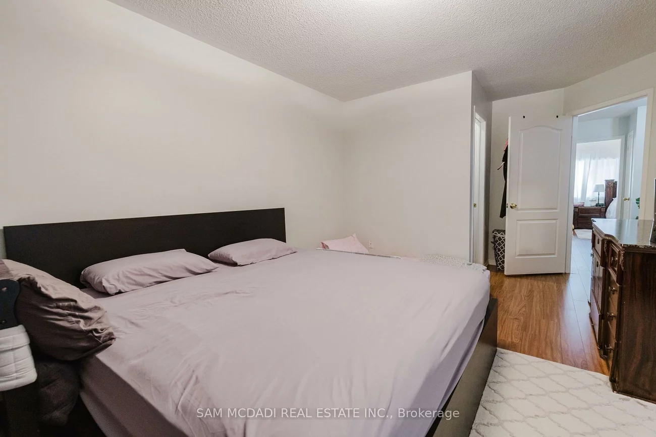 1591, South Parade, East Credit, Mississauga