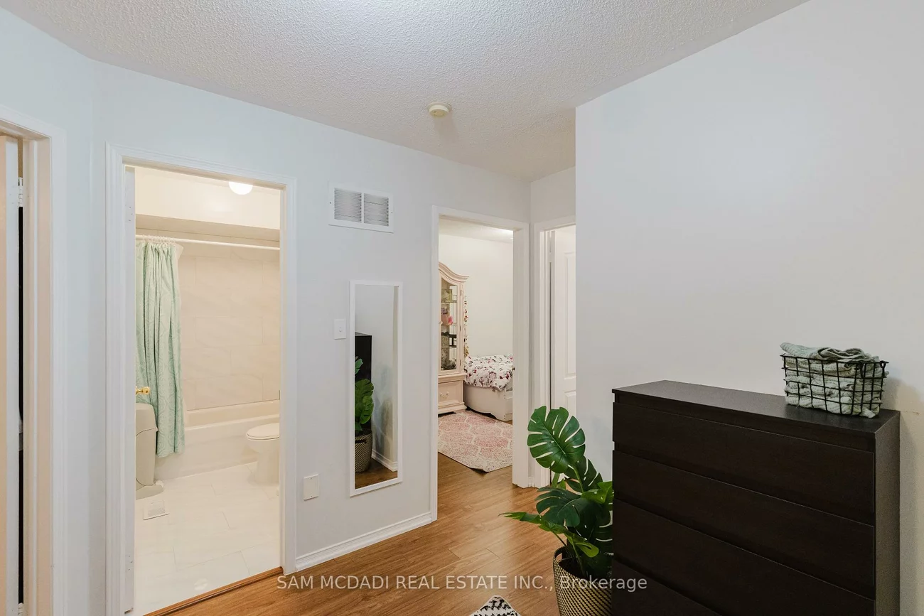 1591, South Parade, East Credit, Mississauga