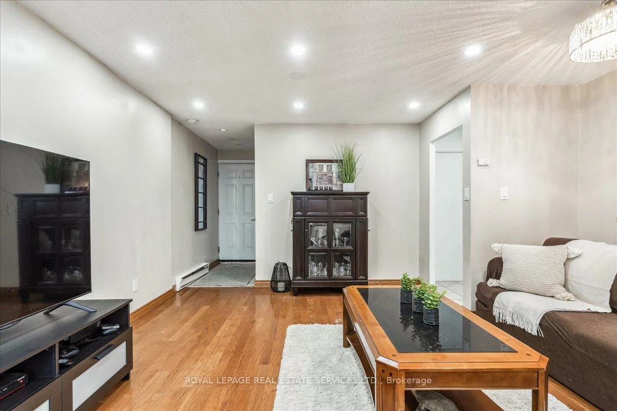 3050, Constitution, Applewood, Mississauga